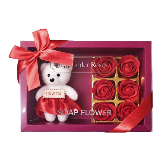 Set cadou cu trandafiri din săpun și ursuleț „I Love You”